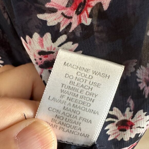 Love Tree‎ Happens Blue Floral Blouse  Size Small - Picture 8 of 8